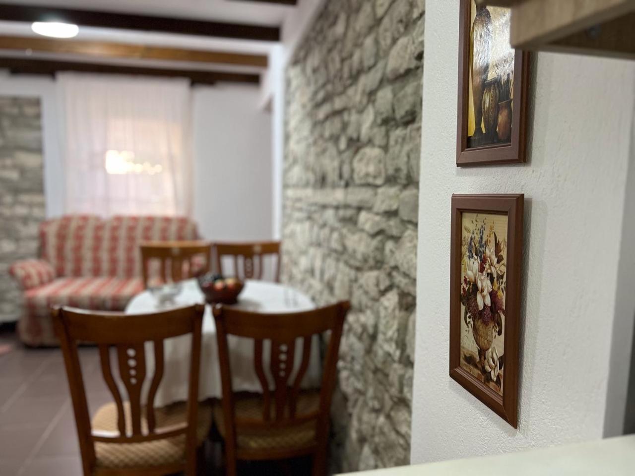 Hotel Pjetri House à Berat Extérieur photo