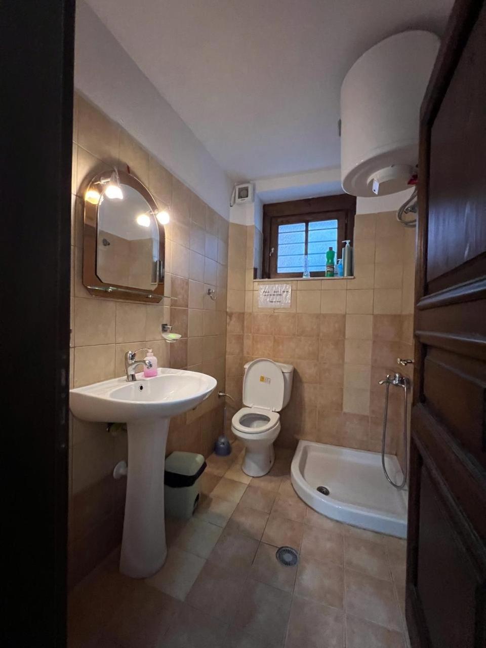Hotel Pjetri House à Berat Extérieur photo