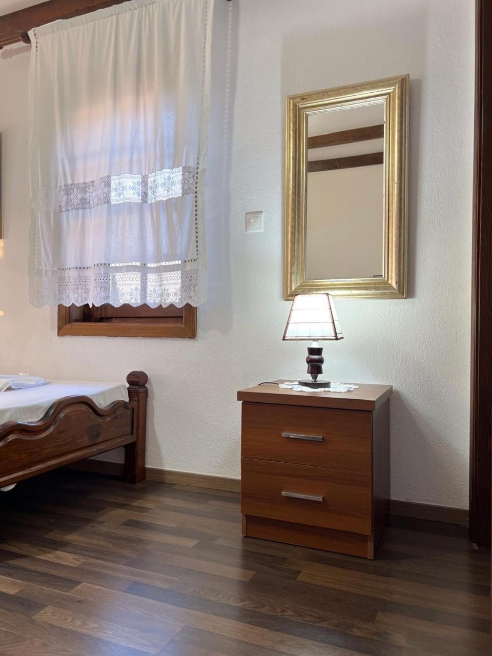 Hotel Pjetri House à Berat Extérieur photo