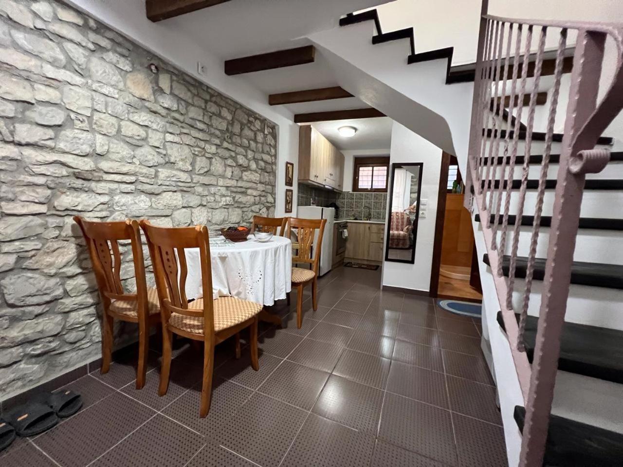 Hotel Pjetri House à Berat Extérieur photo