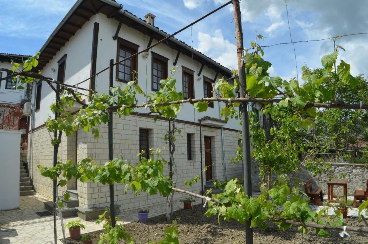 Hotel Pjetri House à Berat Extérieur photo